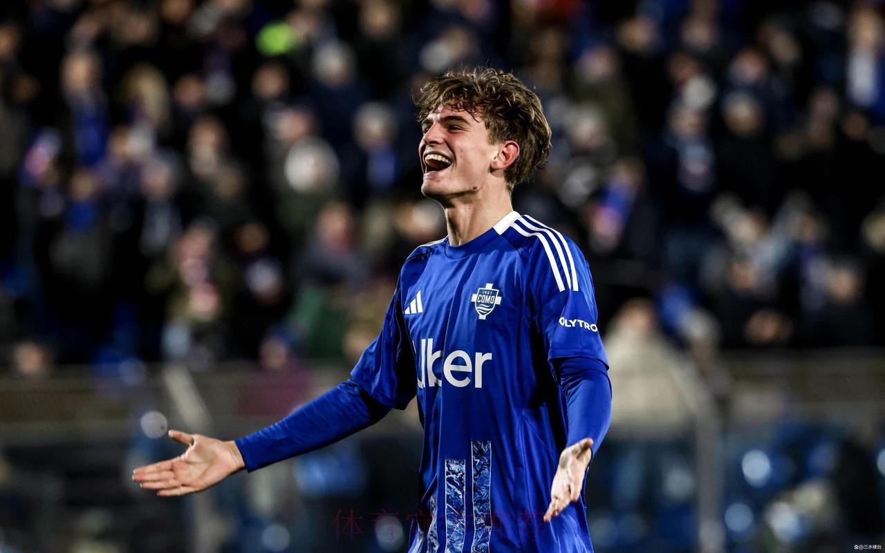 迪马:皇马不会回购尼科-帕斯 科莫确信能留住球员 迪马:皇马不会回购尼科-帕斯 科莫确信能留住球员